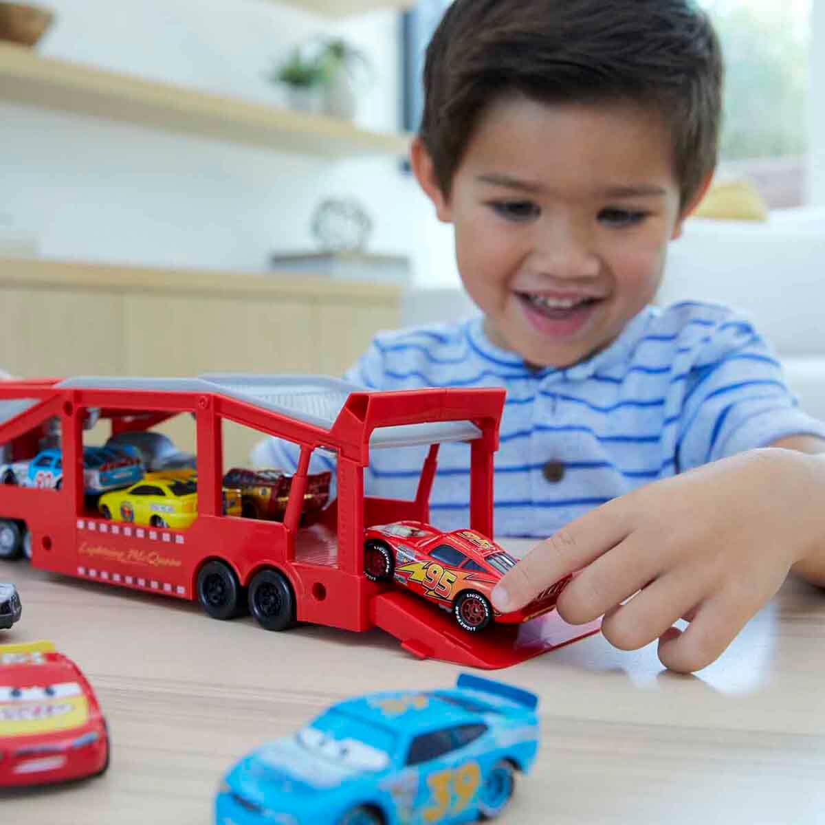 undefined - 7c518_Disney_Pixar_Cars_Mack_Hauler_Tasiyici_Tir_Oyun_Se.jpg