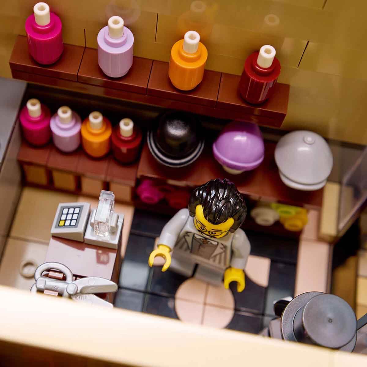 undefined - 7c79b_LEGO_Icons_Tudor_Kosesi_10350.jpg