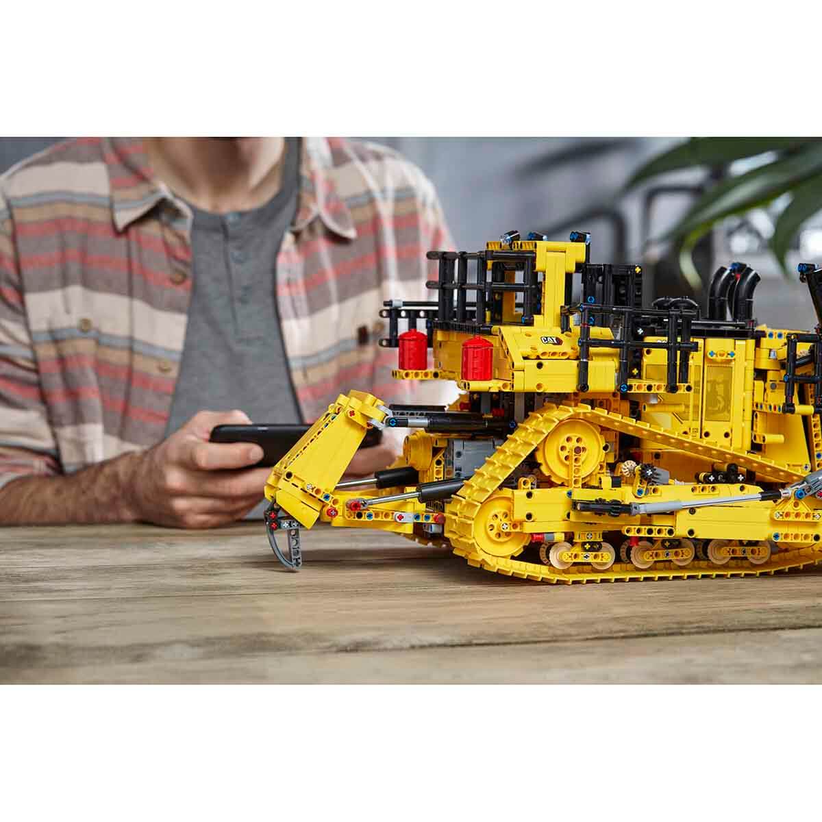 undefined - 7c994_LEGO_Technic_Uygulama_Kumandali_Cat_D11_Buldozer_4.jpg