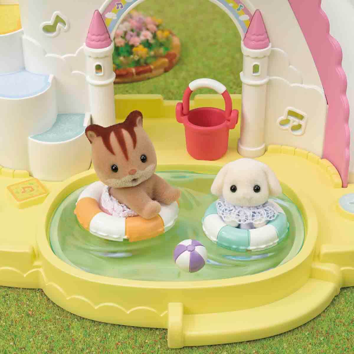 undefined - 7ea04_Sylvanian_Families_Anaokulu_Havuzlu_Sato.jpg