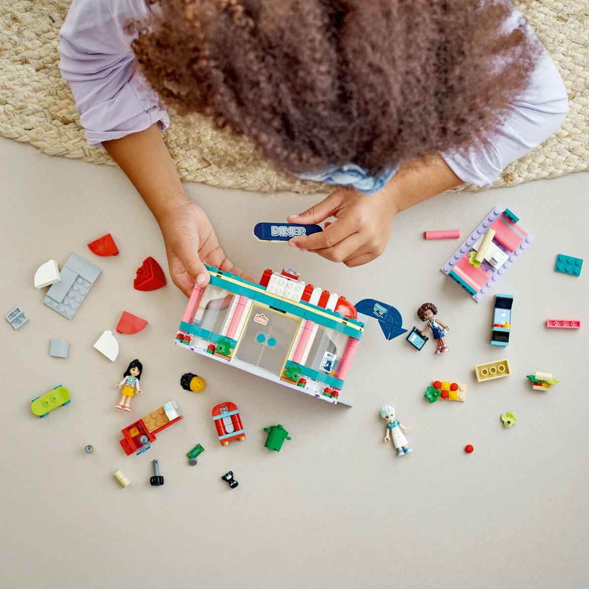 undefined - 7f71e_LEGO_Friends_Heartlake_Sehir_Merkezi_Restorani_417.jpg