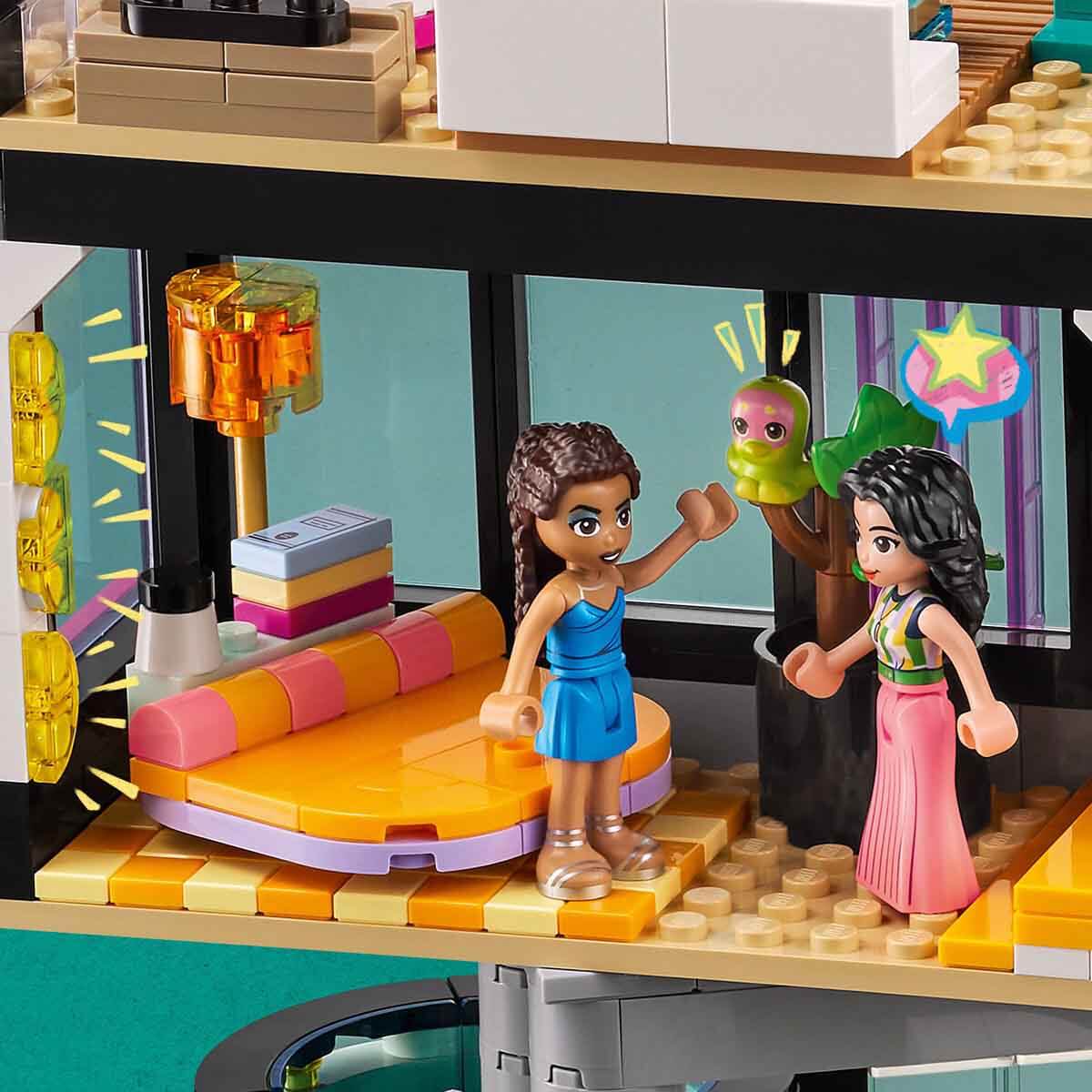 undefined - 7fe2f_LEGO_Friends_Andreanin_Modern_Kosku_42639_.jpg