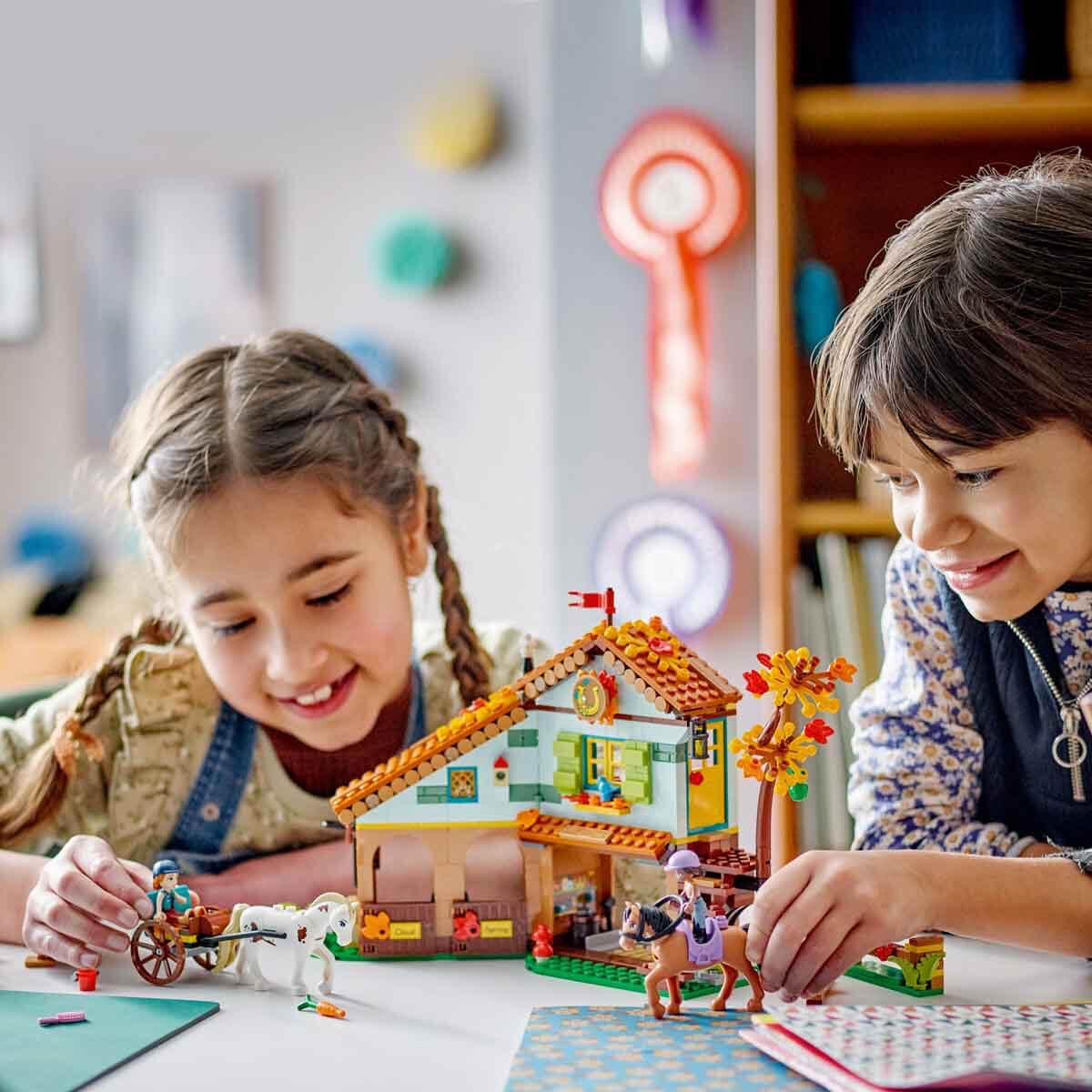undefined - 80dbc_LEGO_Friends_Autumn___un_At_Ahiri_41745.jpg