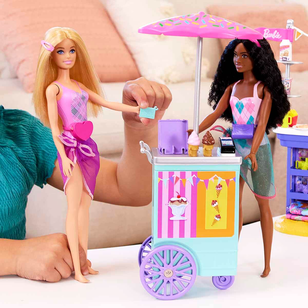 undefined - 82a48_Barbie_Brooklyn_ve_Malibu_Bebekleri_Oyun_Seti_HNK9.jpg