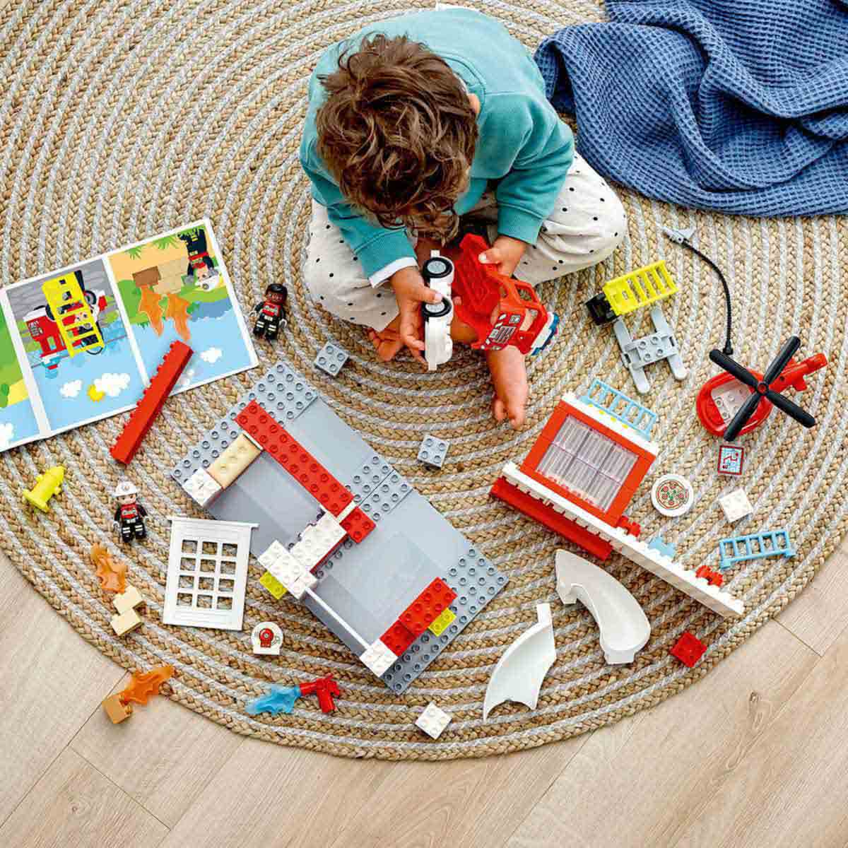 undefined - 83272_LEGO_DUPLO_Itfaiye_Merkezi_ve_Helikopter_10970.jpg