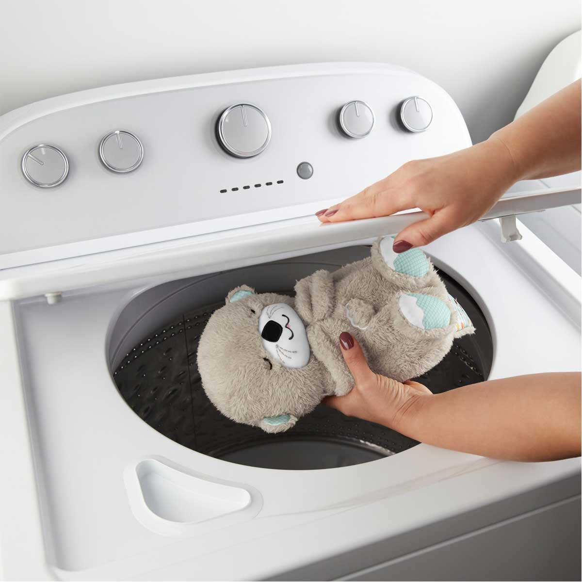 undefined - 833a1_Fisher_Price_Uyku_ve_Oyun_Arkadasi_Su_Samuru_FXC66.jpg