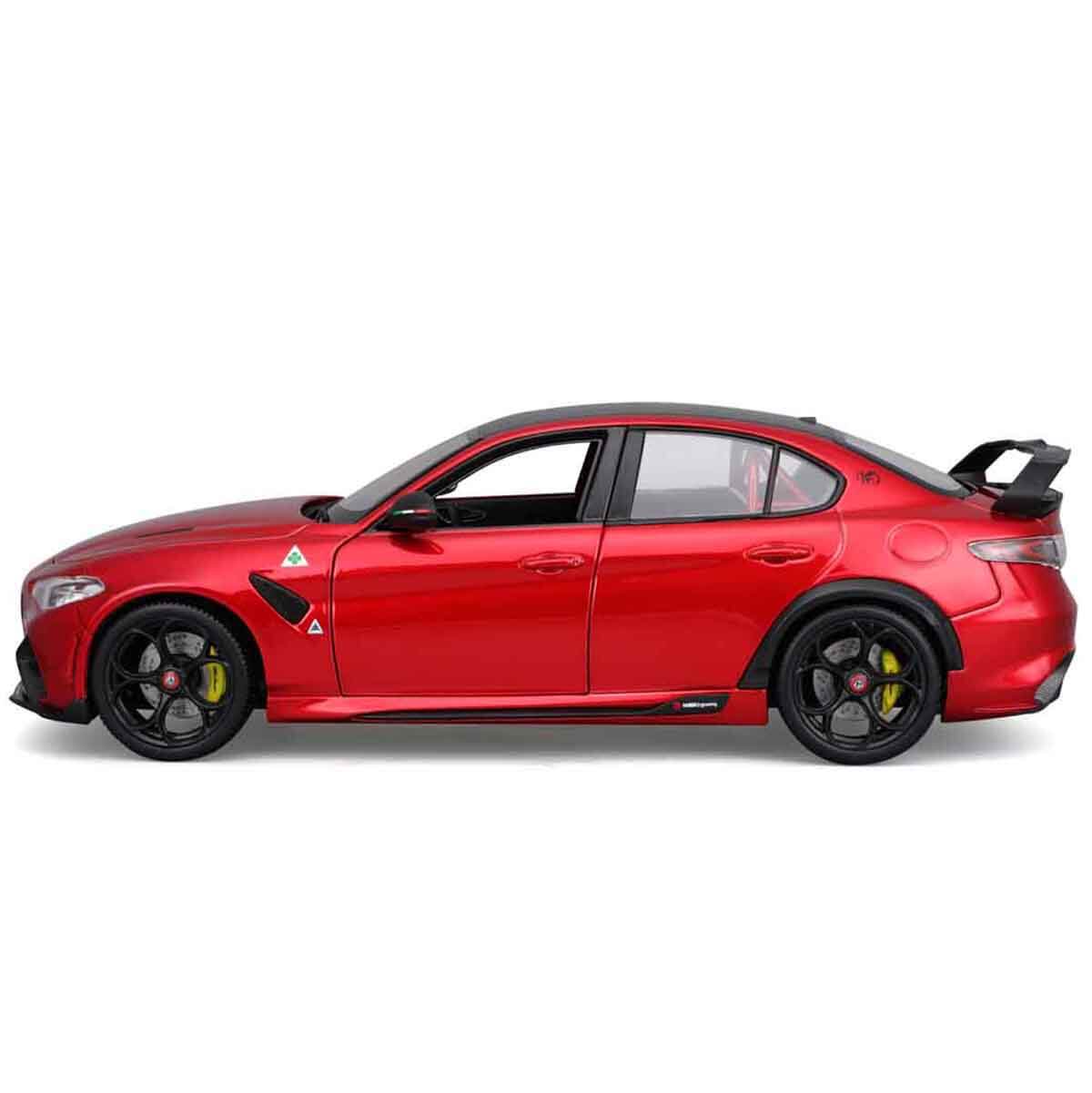 undefined - 83b34_1_18_Alfa_Romeo_Giulia_GTA_Model_Araba.jpg