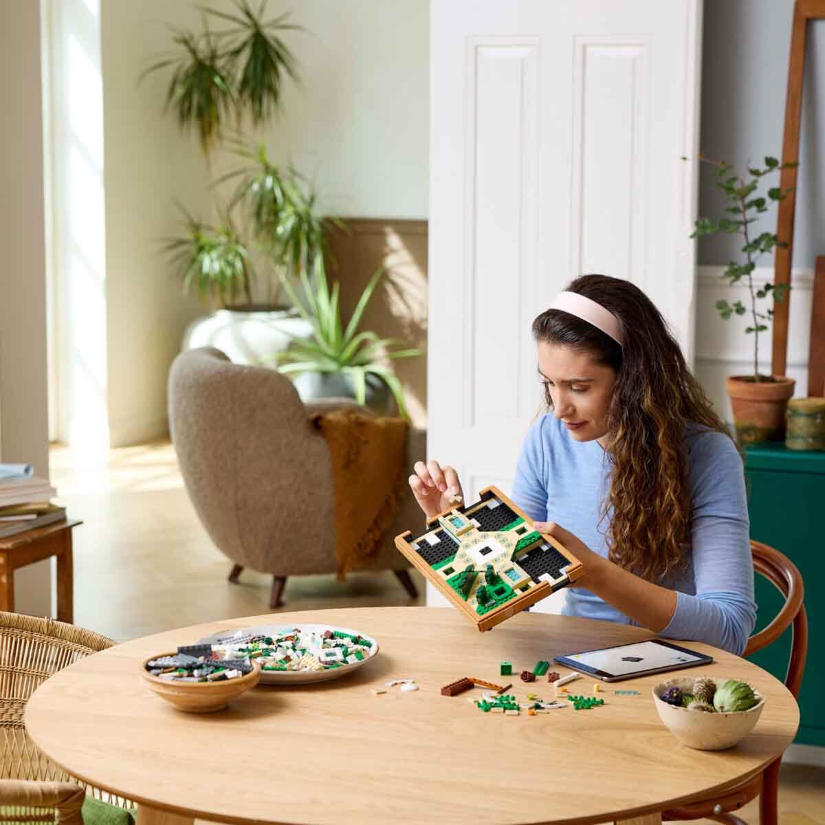 undefined - 8441e_LEGO_Icons_Fiskiyeli_Bahce_10359.jpg