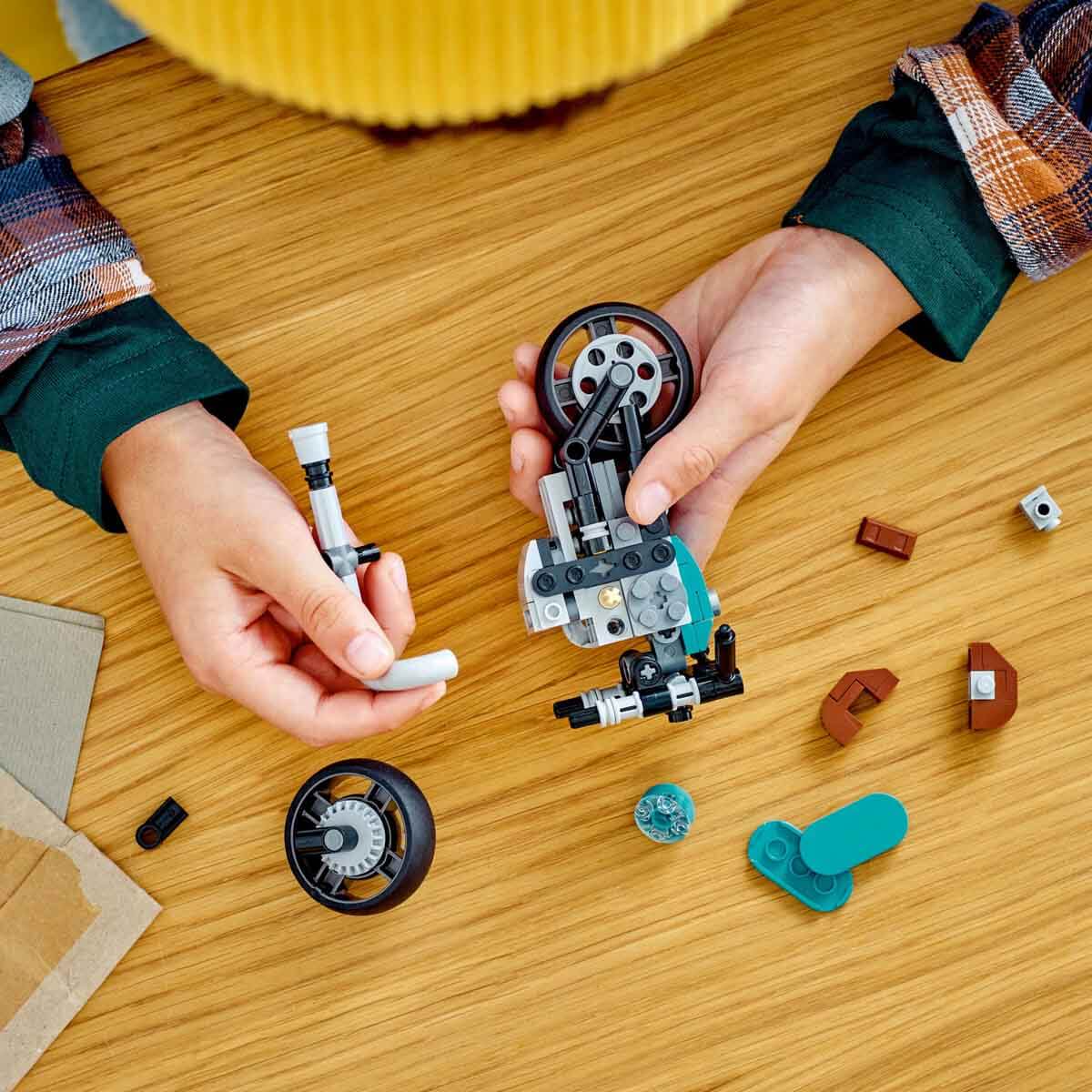 undefined - 8515e_LEGO_Creator_Klasik_Motosiklet_31135.jpg
