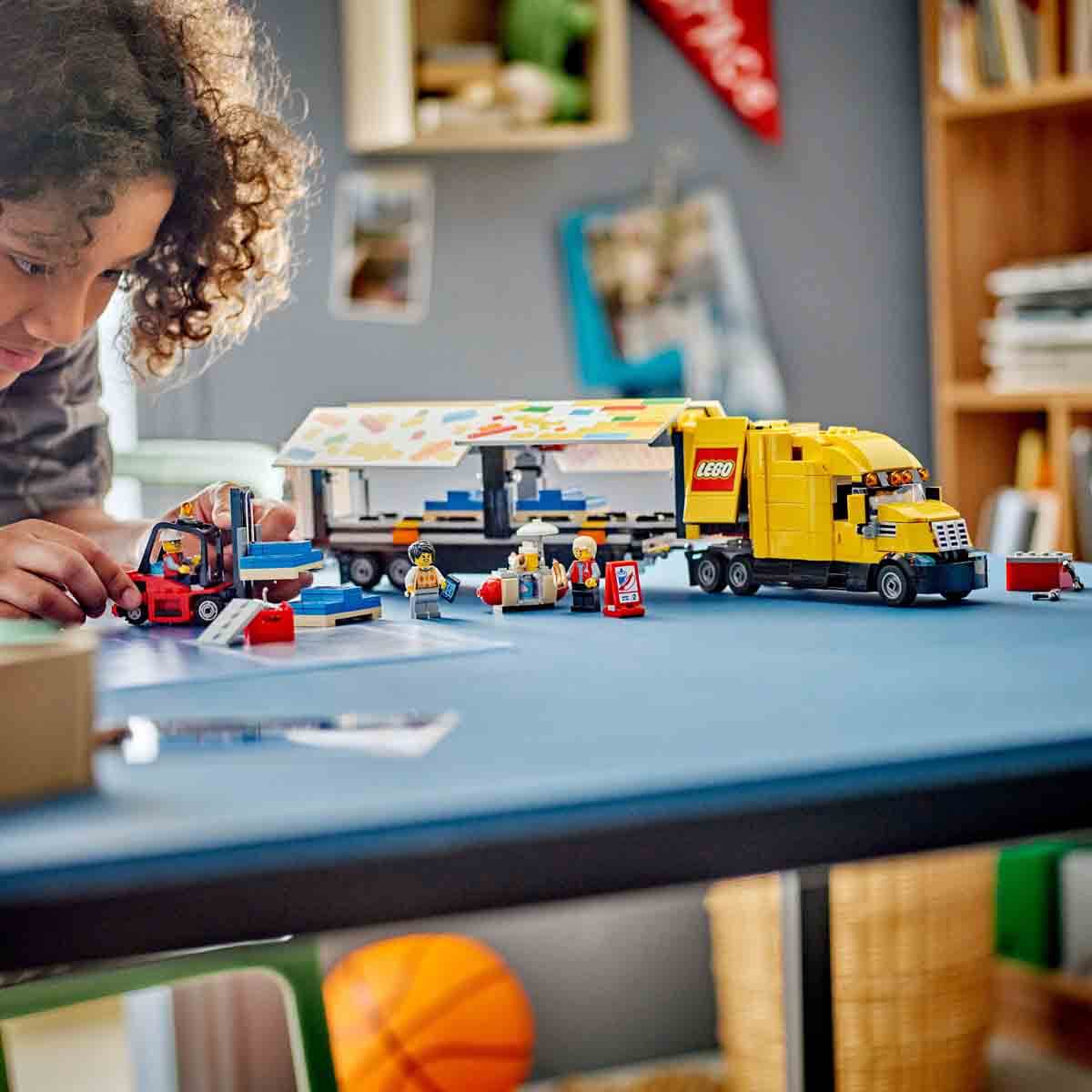 undefined - 882b6_LEGO_City_Sari_Dagitim_Kamyonu_60440_.jpg