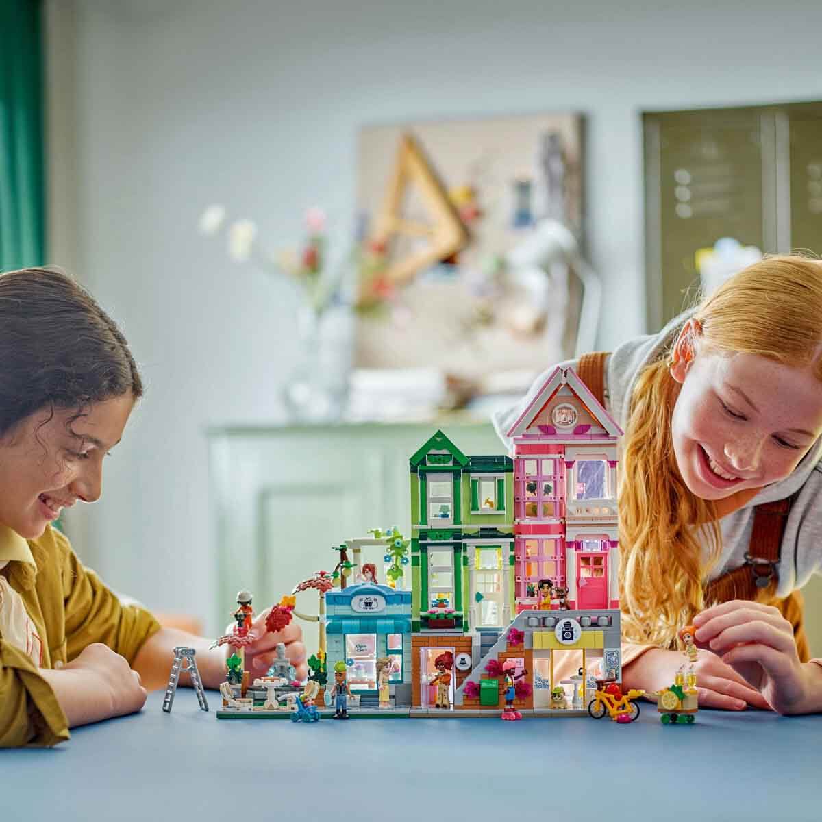 undefined - 88362_LEGO_Friends_Heartlake_City_Daireleri_ve_Magazalar.jpg