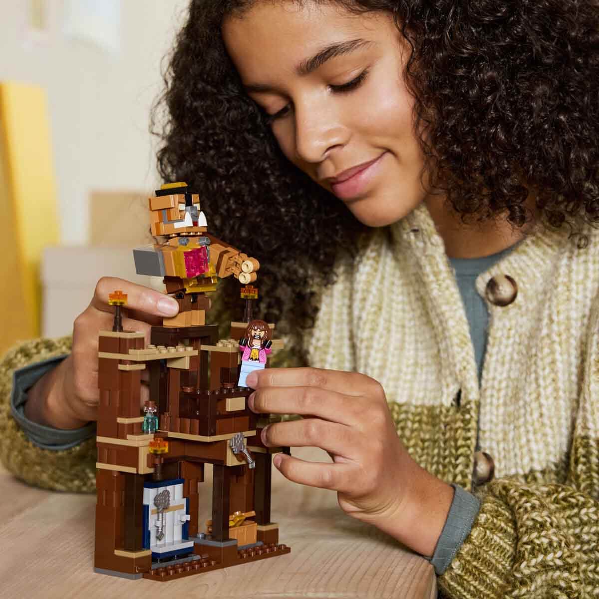 undefined - 897c1_LEGO_Minecraft_Orman_Malikanesi_Dovus_Ringi_21272_.jpg