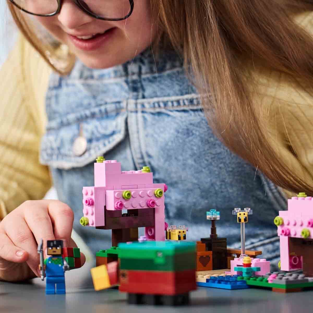 undefined - 89e4d_LEGO_Minecraft_Kiraz_Cicegi_Bahcesi_21260_.jpg