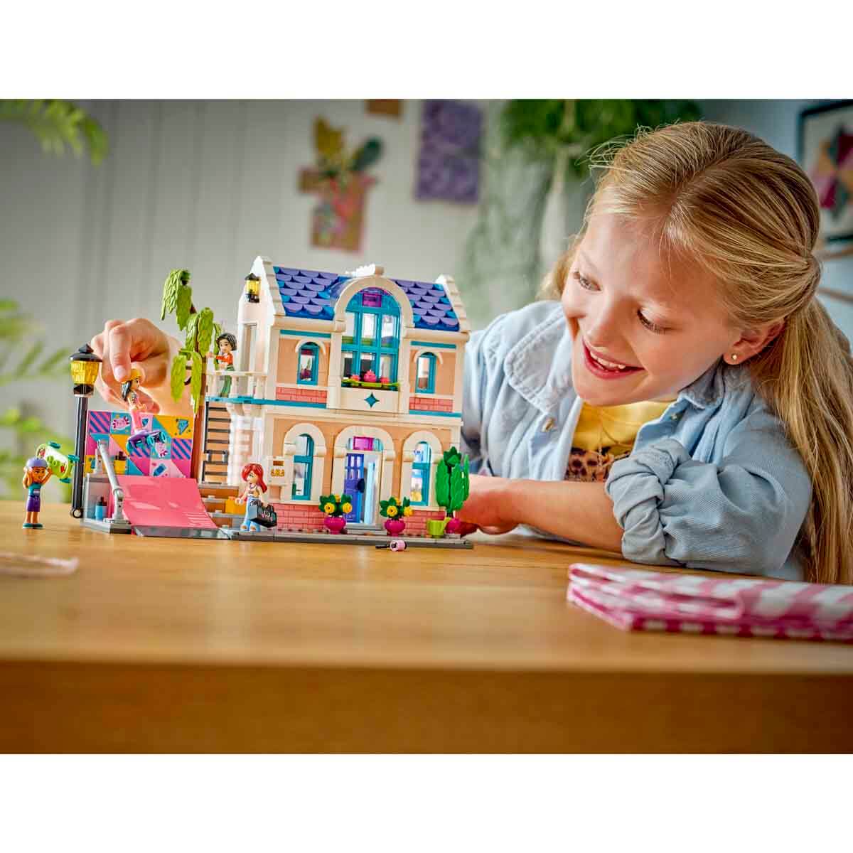 undefined - 89fe6_LEGO_Friends_Liannin_Aile_Evi_42687_.jpg