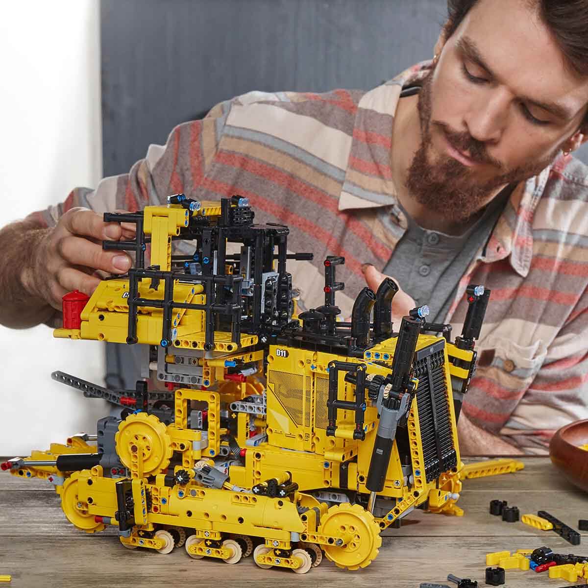 undefined - 8c06b_LEGO_Technic_Uygulama_Kumandali_Cat_D11_Buldozer_4.jpg
