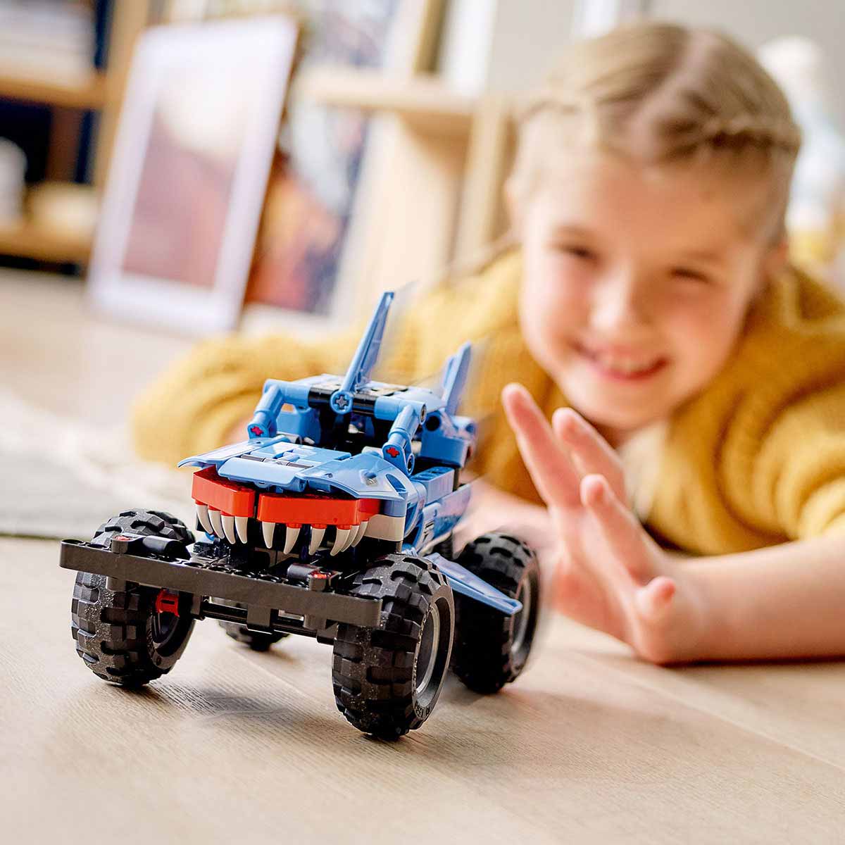 undefined - 8d237_LEGO_Technic_Monster_Jam_Megalodon_42134.jpg
