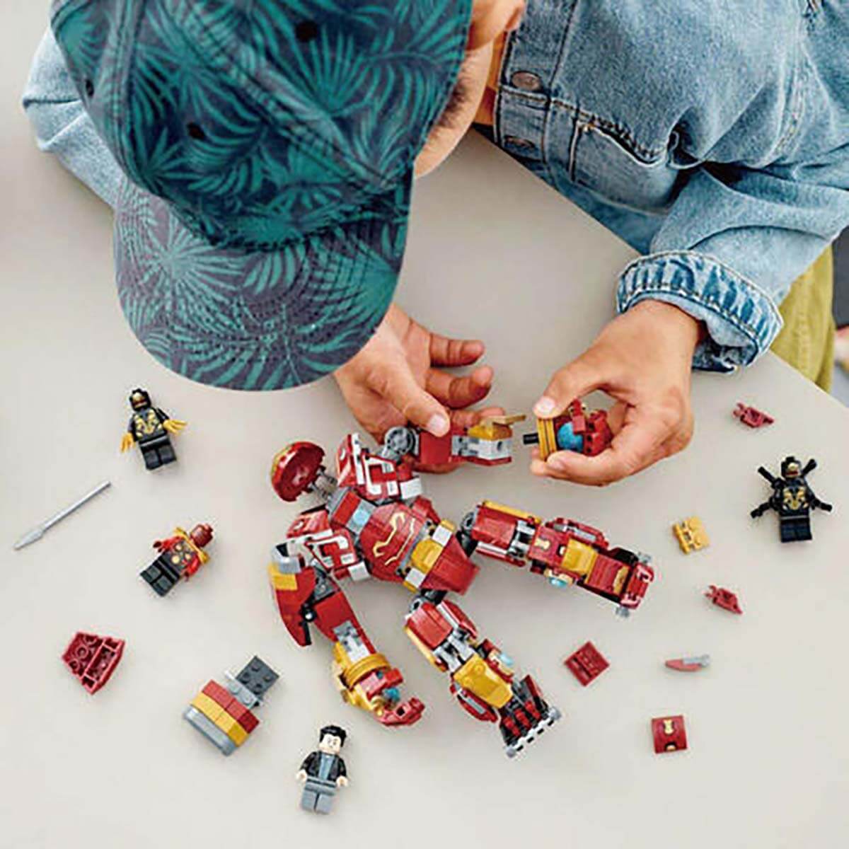 undefined - 8e848_LEGO_Marvel_Hulkbuster__Wakanda_Savasi_76247.jpg