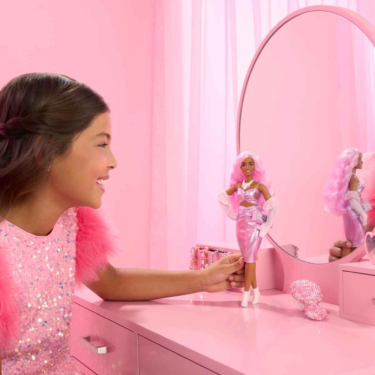 undefined - 8f13e_Barbie_Deluxe_Style_Pembe_Sacli_Bebek_HYV25.jpg