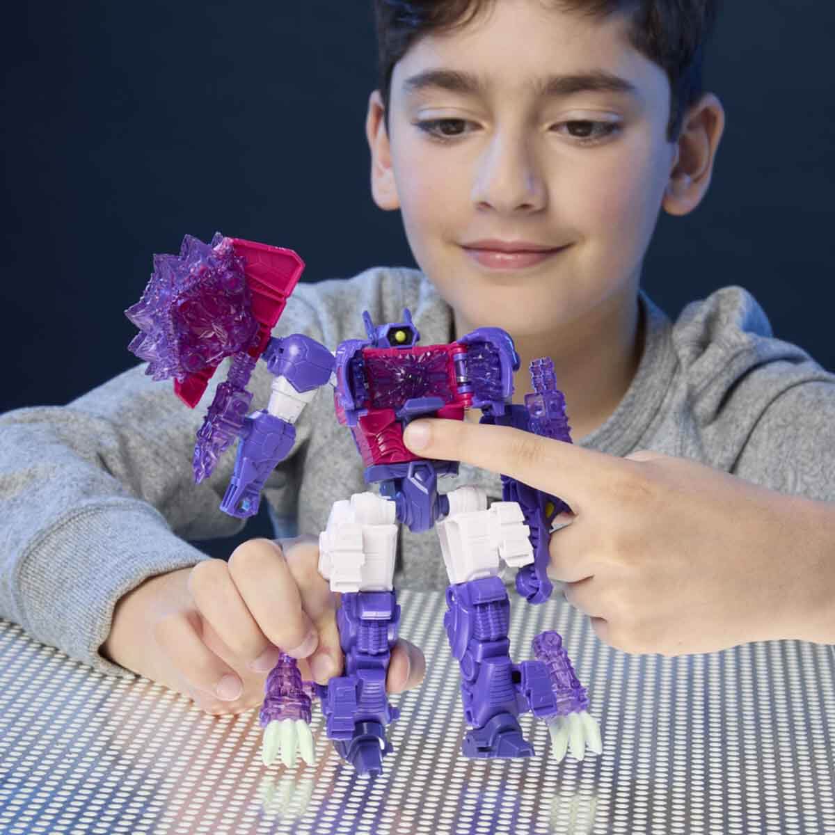 undefined - 8f887_Transformers_Cyberworld_Ultimate_Cybers_Changers_F.jpg