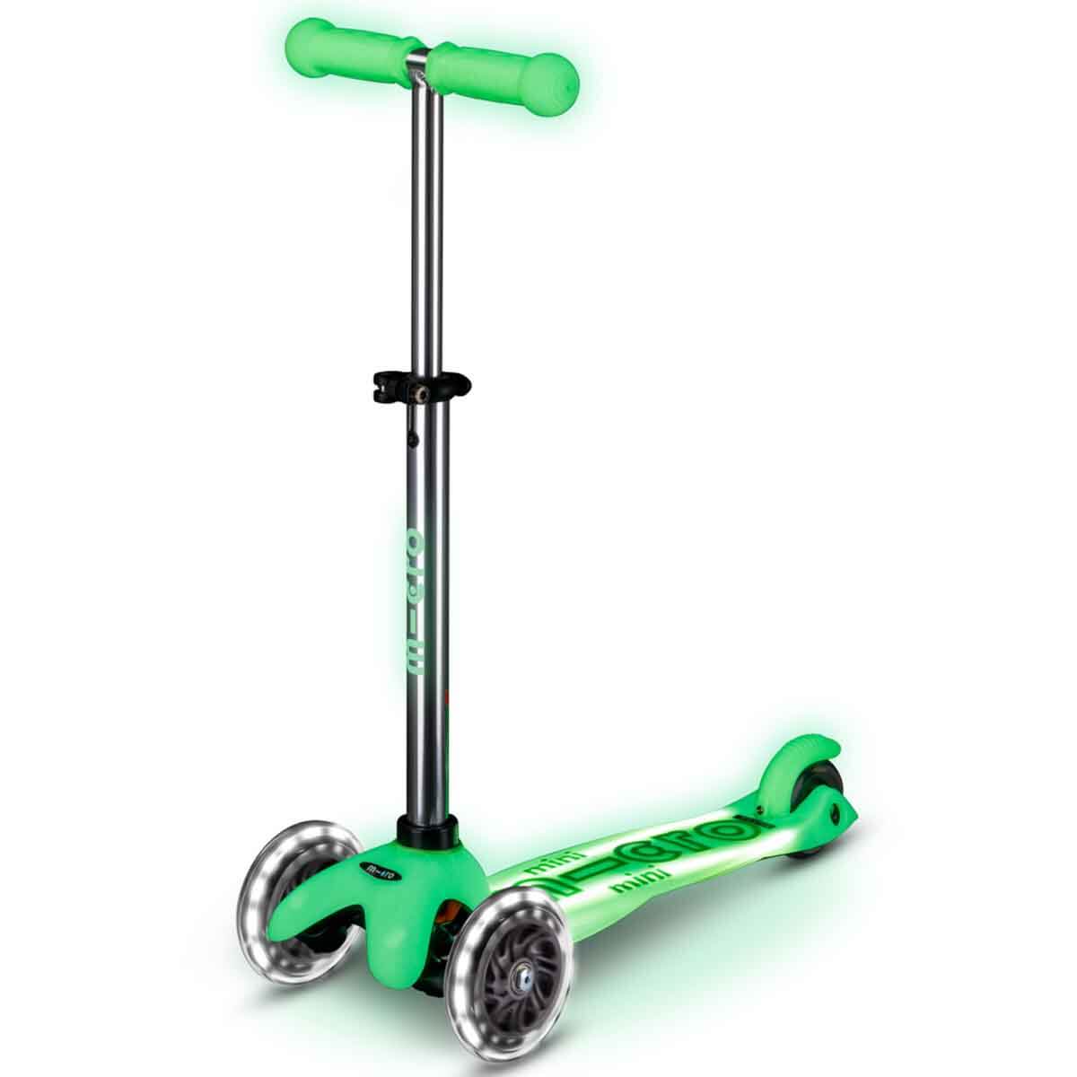 undefined - 8fc71_Micro_Mini_Deluxe_3_Tekerlekli_Isikli_Yesil_Scoote.jpg