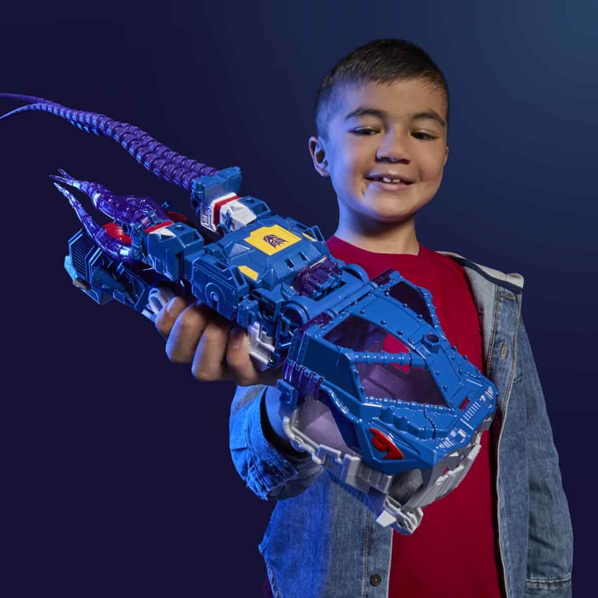 undefined - 9070b_Transformers_Cyberworld_Soundwave_Figuru.jpg