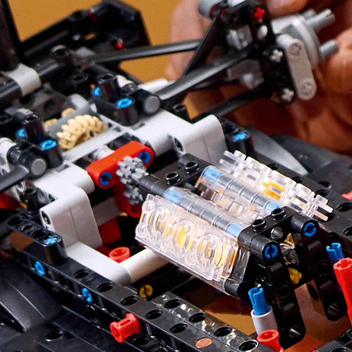 undefined - 91bbf_LEGO_Technic_Mercedes_AMG_F1_W14_E_Performance_421.jpg