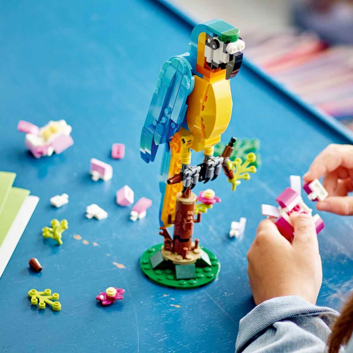 undefined - 923ab_LEGO_Creator_Egzotik_Papagan_31136.jpg