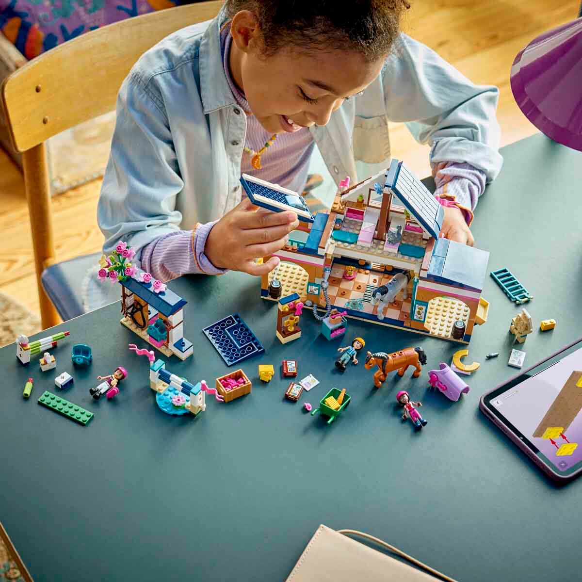 undefined - 927b3_LEGO_Friends_At_Ahiri_ve_Binicilik_Akademisi_42688.jpg