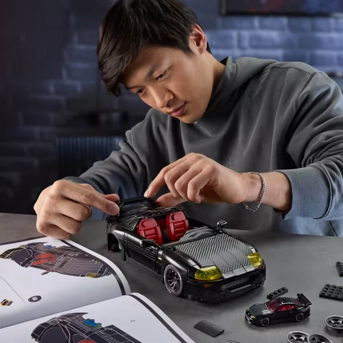 undefined - 92a22_Hot_Wheels_Elite_Serisi_94_Toyota_Supra_Mkiv_Araba.jpg