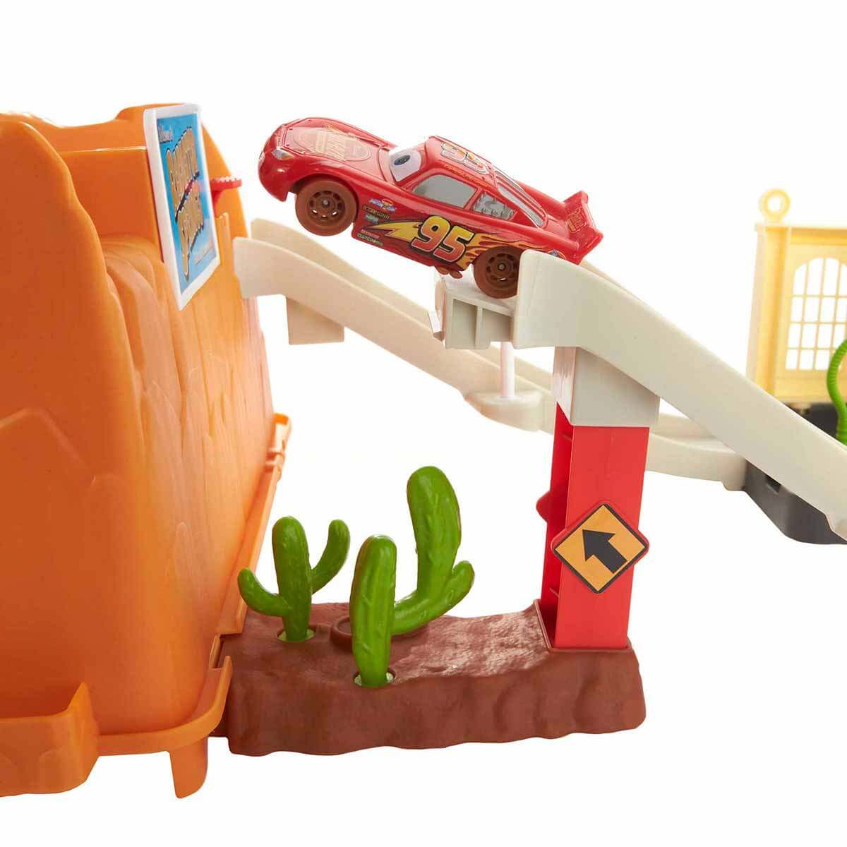 undefined - 92eb2_Disney_Pixar_Cars_Yaris_Heyecani_Oyun_Seti_HDN02.jpg
