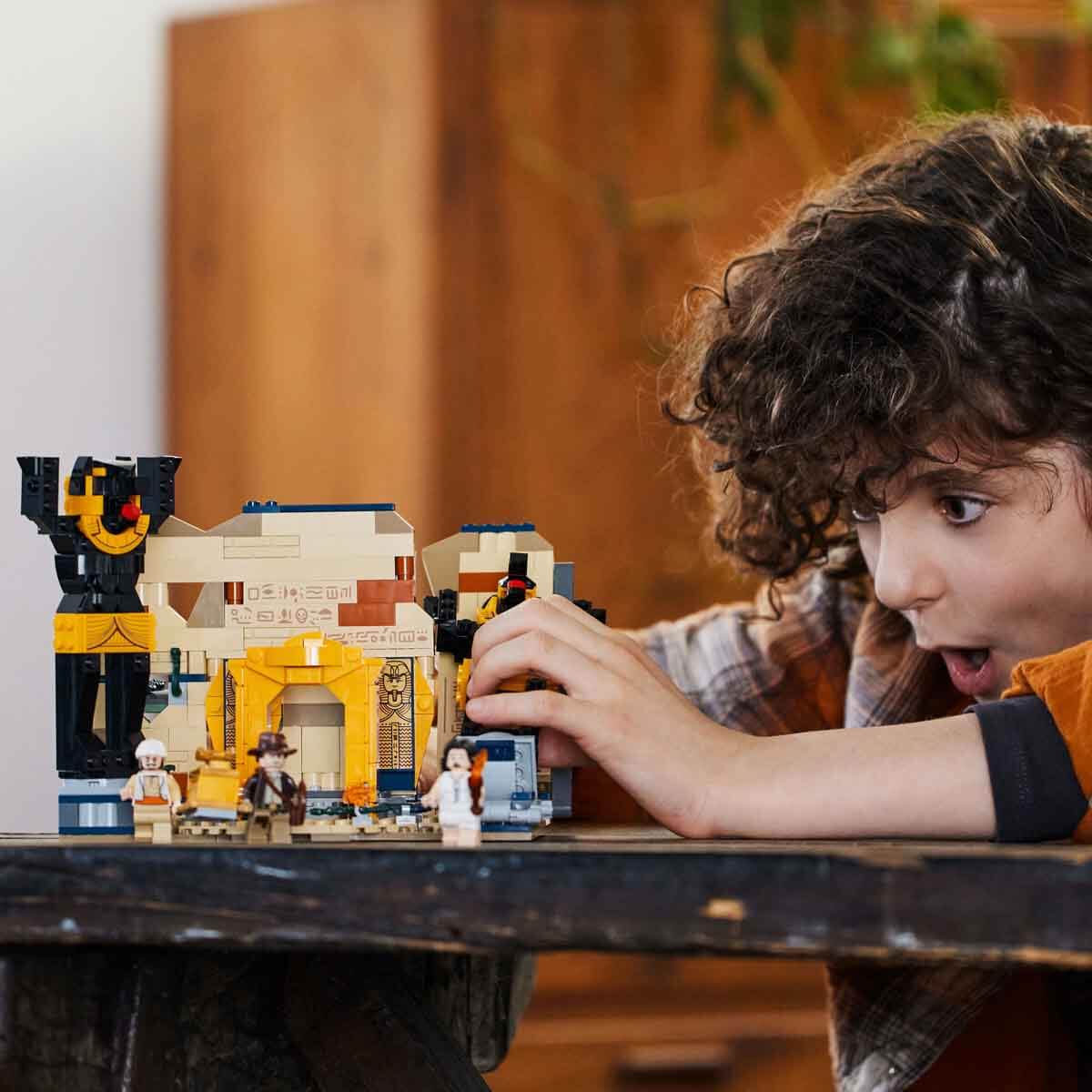 undefined - 93055_LEGO_Indiana_Jones_Kayip_Mezardan_Kacis_77013_.jpg