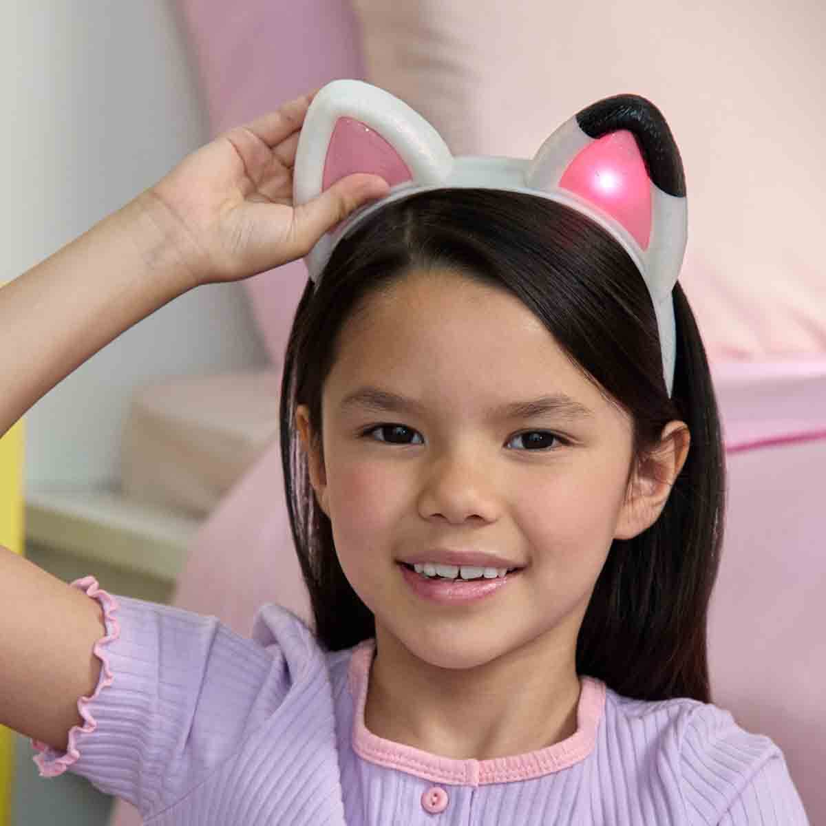 undefined - 93cae_Gabby___s_Dollhouse_Sesli_ve_Isikli_Kedi_Kulakli_T.jpg