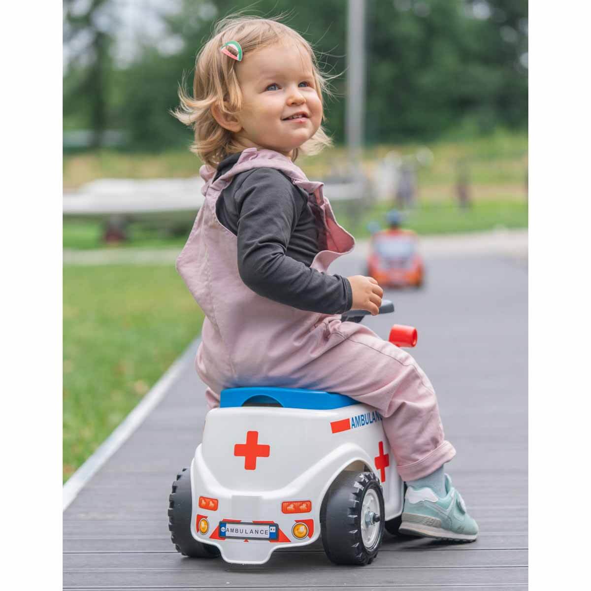 undefined - 93f23_Falk_Bingit_Ambulans.jpg