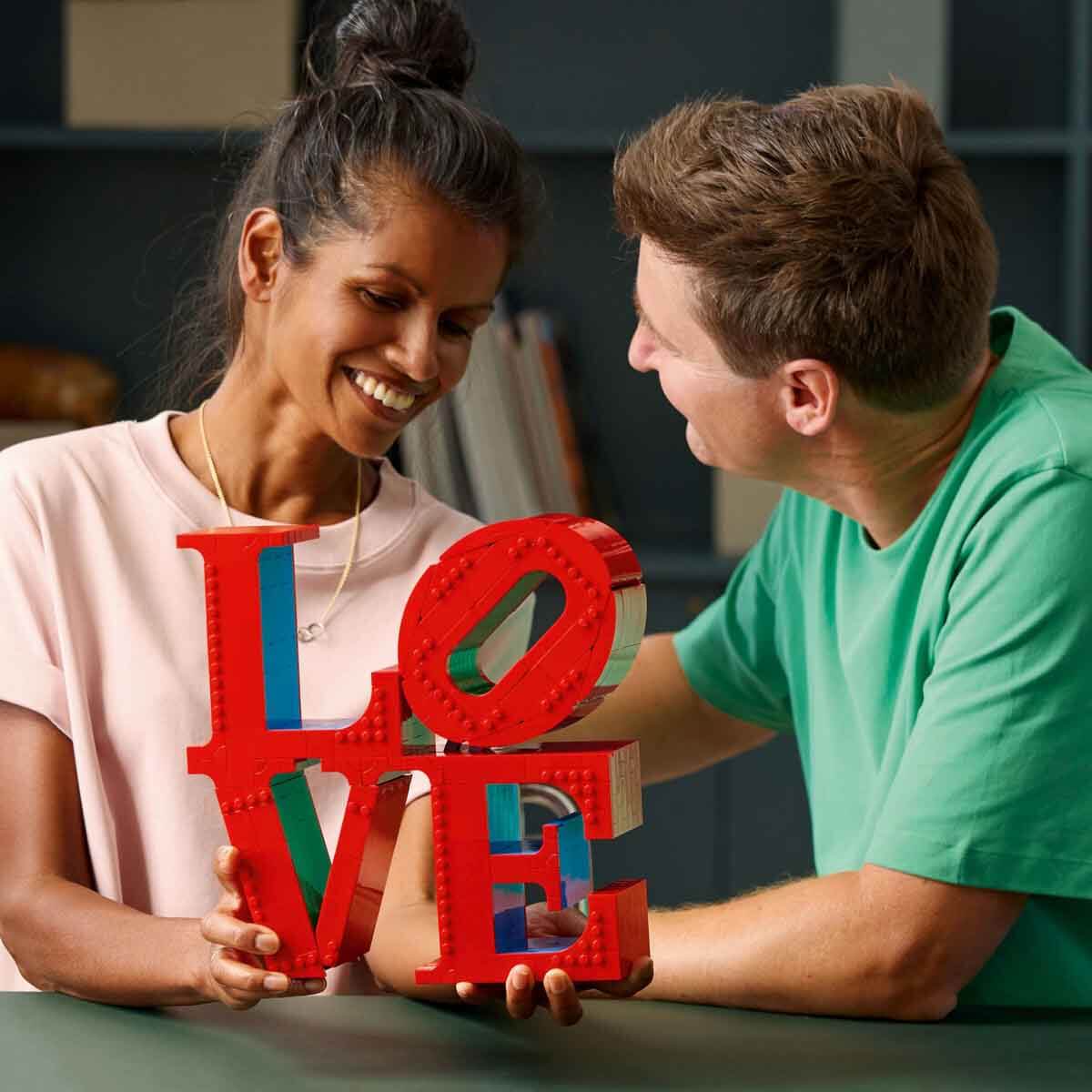undefined - 9524f_LEGO_Art_LOVE_31214.jpg