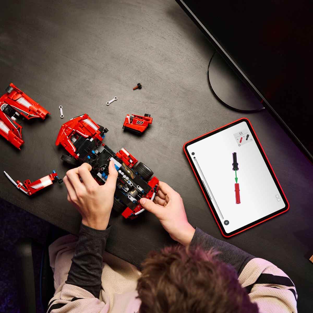 undefined - 95ef7_LEGO_Technic_Ferrari_FXX_K_42212_.jpg