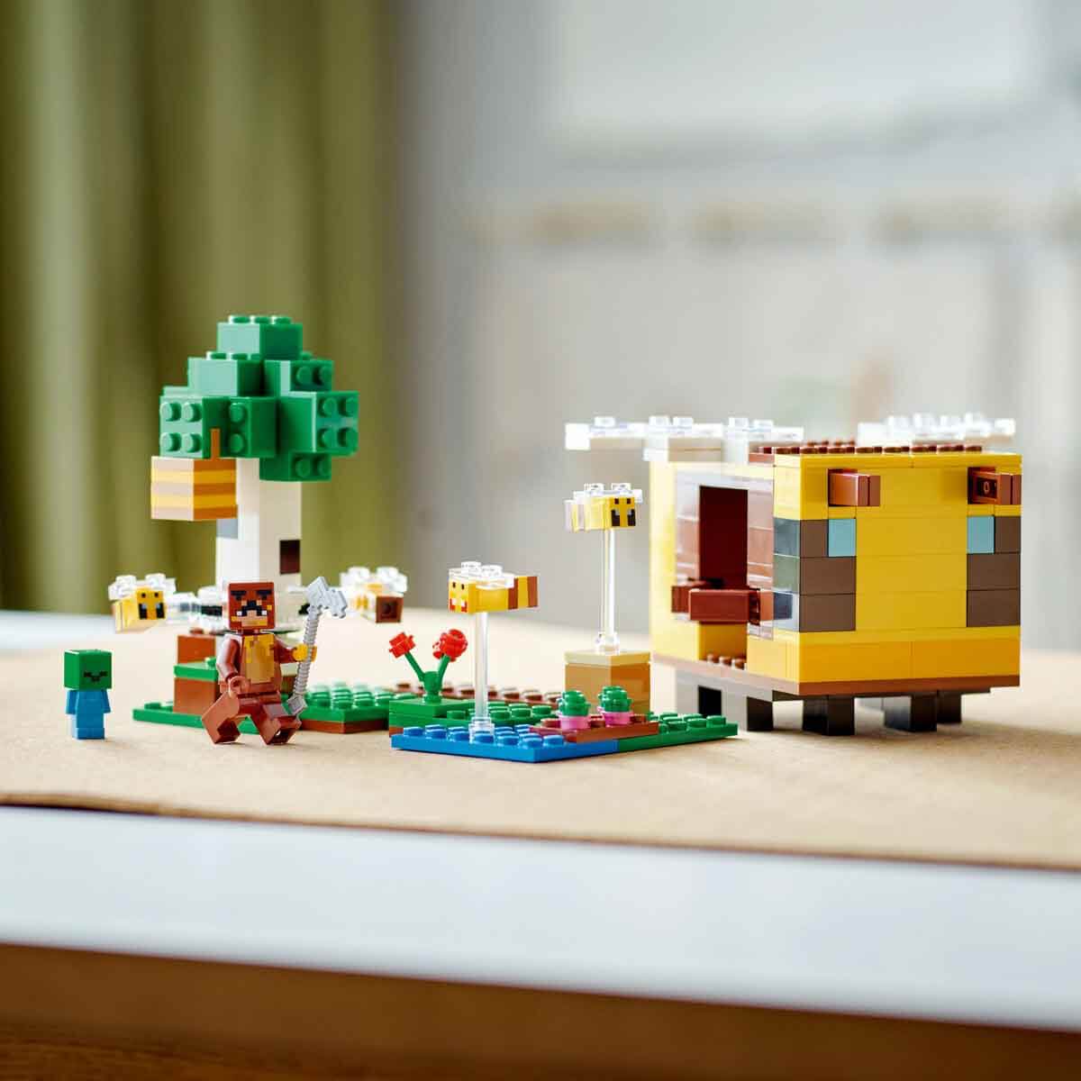 undefined - 976f3_LEGO_Minecraft_Ari_Evi_21241.jpg