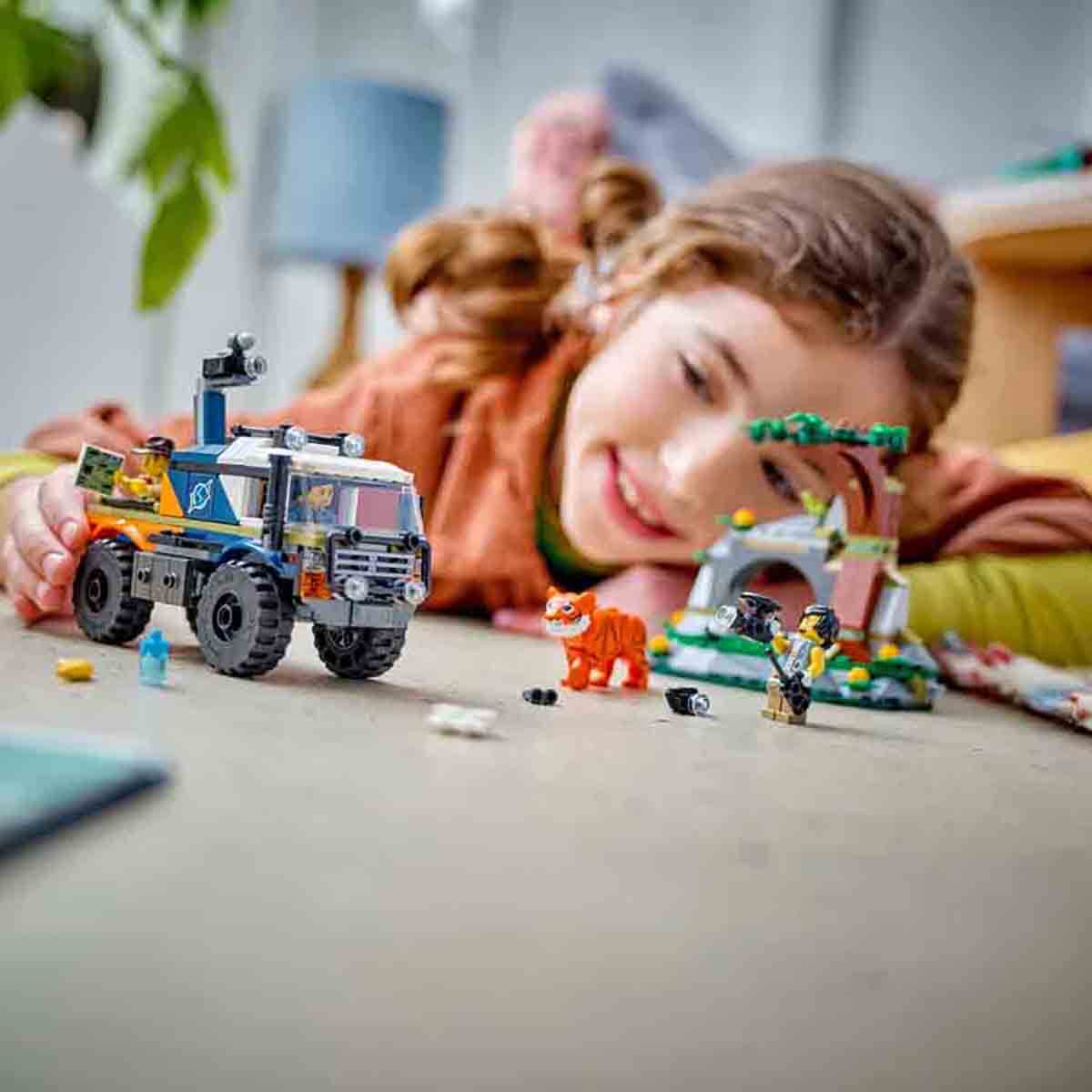 undefined - 97d48_LEGO_City_Orman_Kasifinin_Arazi_Kamyonu_60426_.jpg