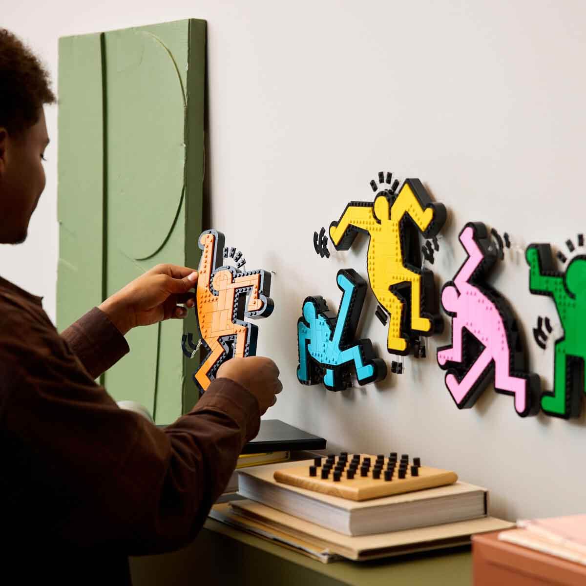 undefined - 991a4_LEGO_Art_Keith_Haring_Dans_Eden_Figurler_31216_.jpg