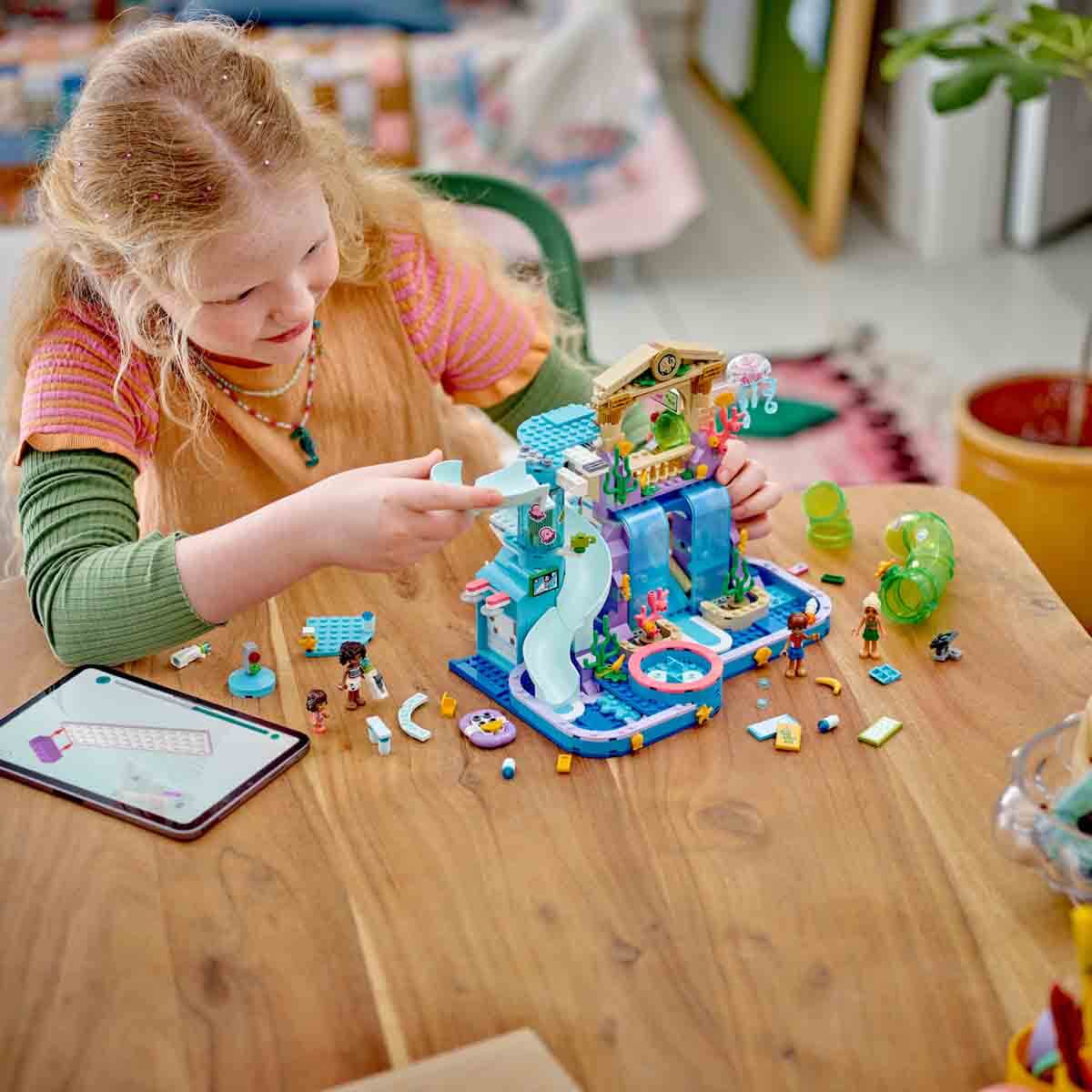 undefined - 9d3f6_LEGO_Friends_Heartlake_City_Su_Parki_42630_.jpg