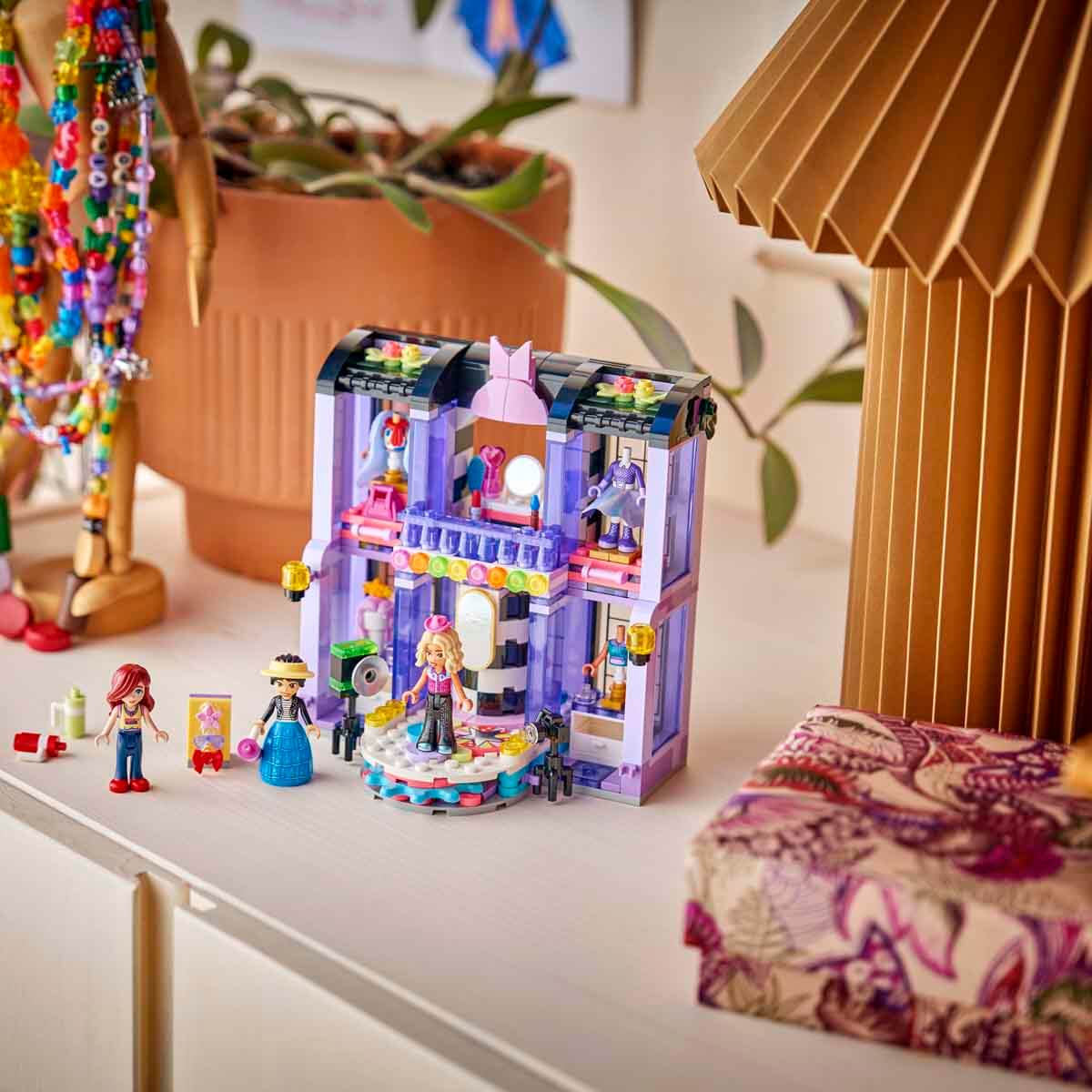 undefined - 9dcb9_LEGO_Friends_Heartlake_Sehri_Defilesi_42685_.jpg