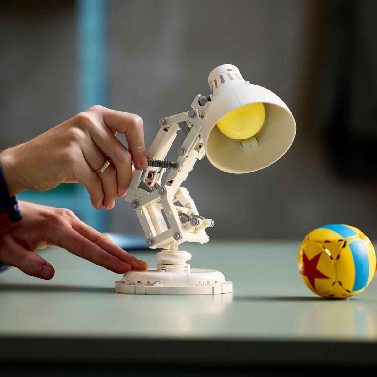 undefined - 9fbc2_LEGO_Ideas_Disney_Pixar_Luxo_Jr_21357_.jpg
