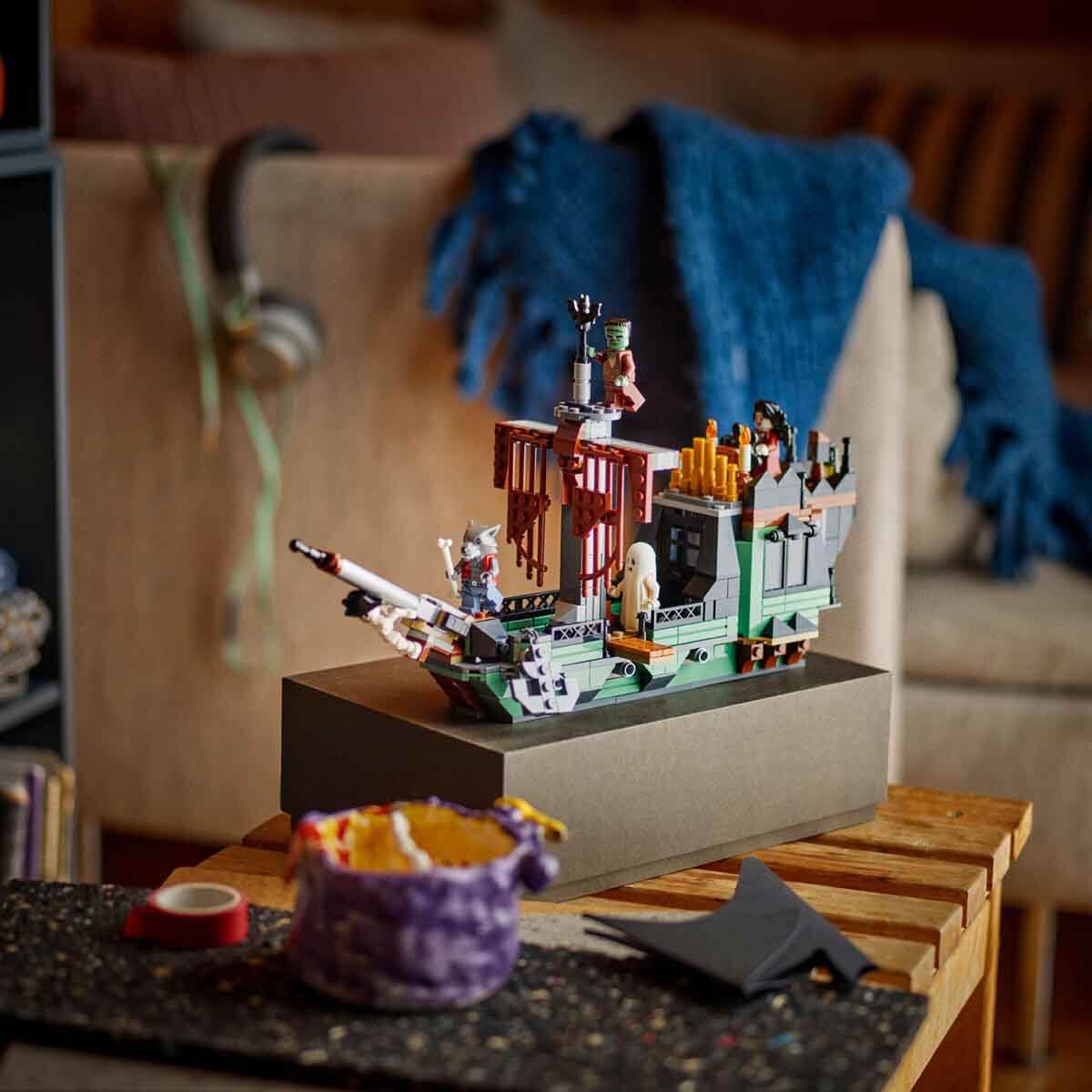 undefined - a0598_LEGO_Creator_3u_1_Arada_Hayaletli_Kosk_31167_.jpg