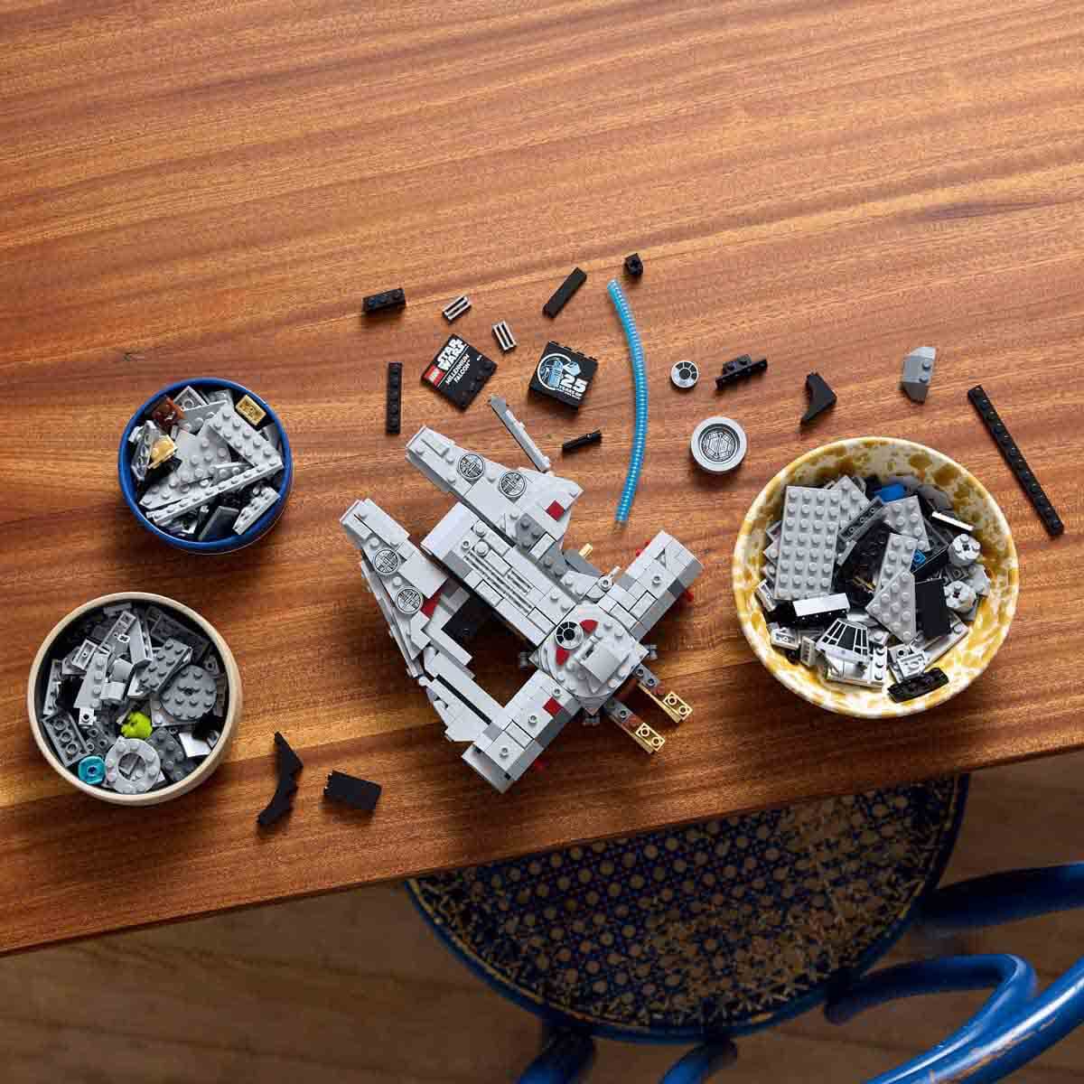 LEGO Star Wars Millennium Falcon 75375 - Star Wars Seven