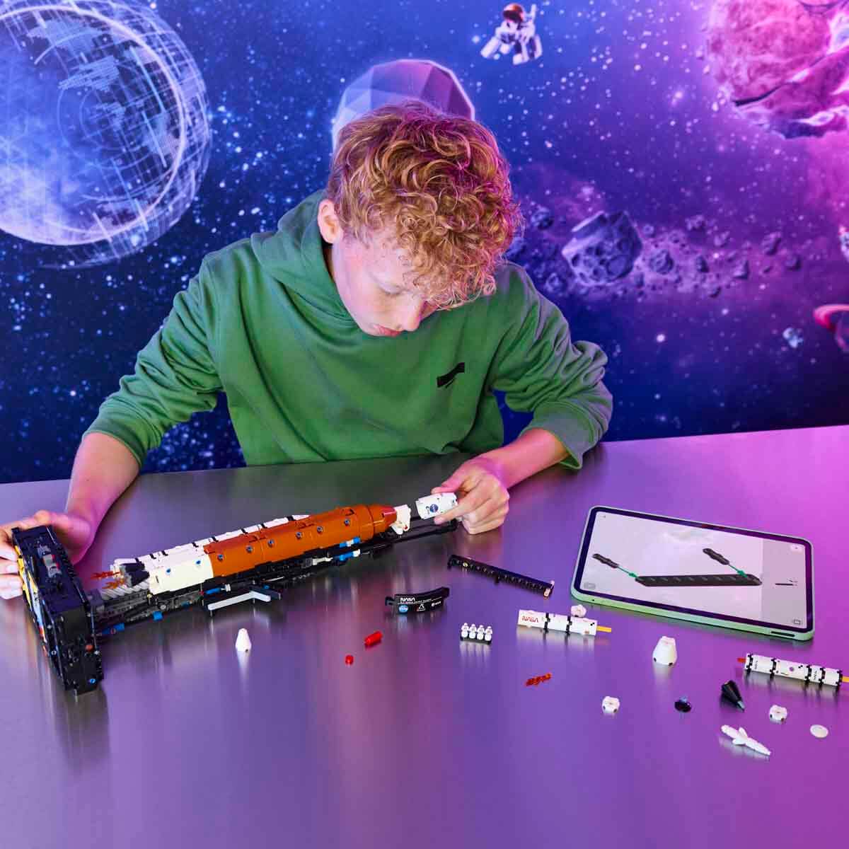 undefined - a0f01_LEGO_Technic_NASA_Artemis_Uzay_Firlatma_Sistemi_Ro.jpg