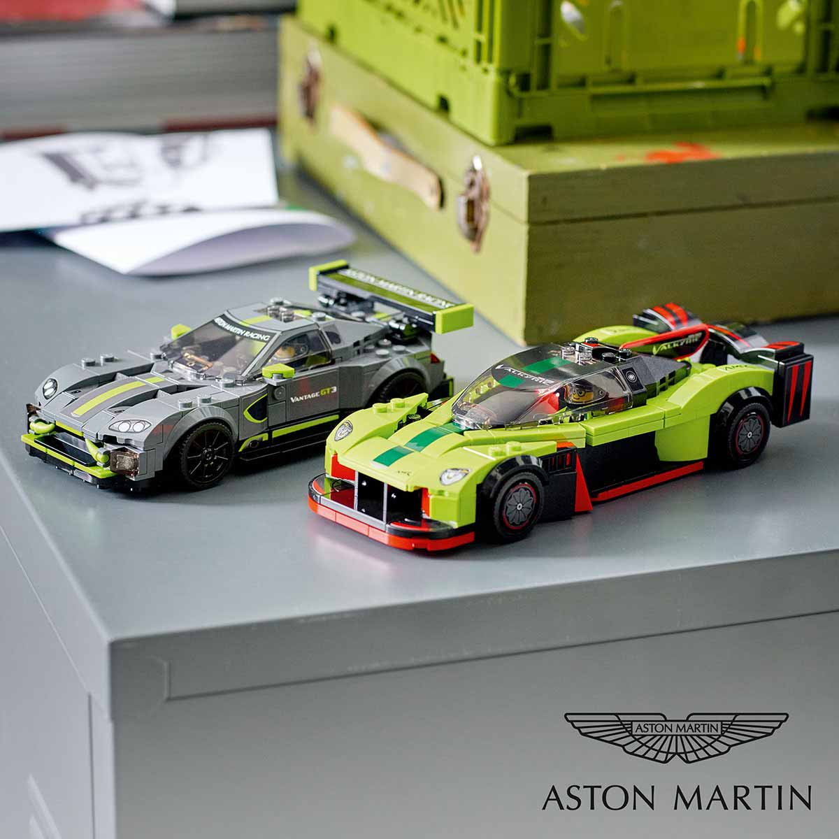 LEGO Speed Champions Aston Martin Valkyrie AMR Pro ve Aston Martin