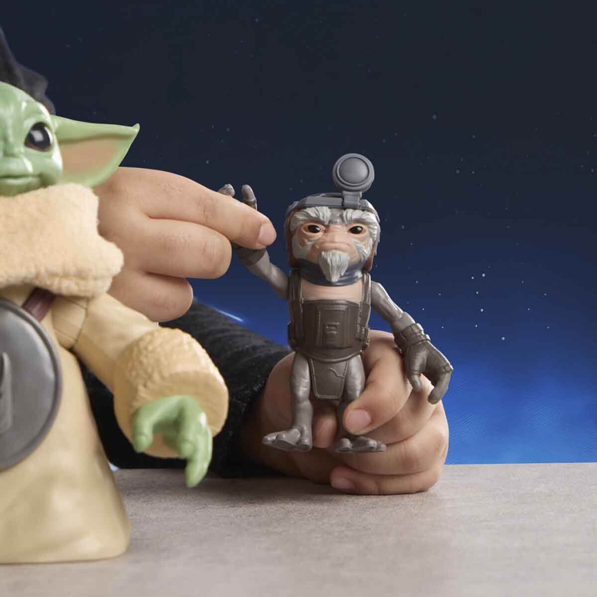 undefined - a21f1_Sesli_Star_Wars_Huggin_Grogu_Figur.jpg