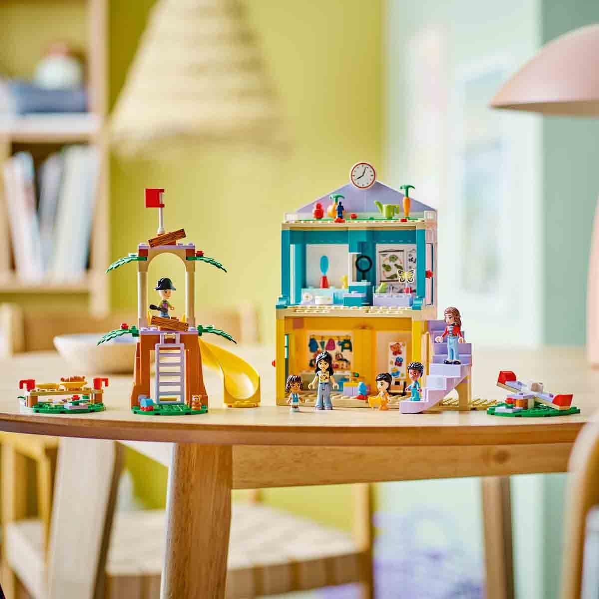 undefined - a2a53_LEGO_Friends_Heartlake_City_Anaokulu_42636_.jpg