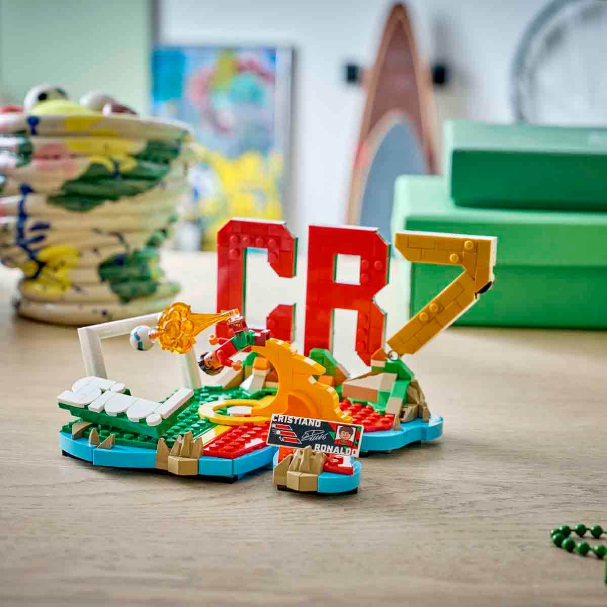 undefined - a2c33_LEGO_Editions_Cristiano_Ronaldo_Unutulmaz_Futbol_A.jpg