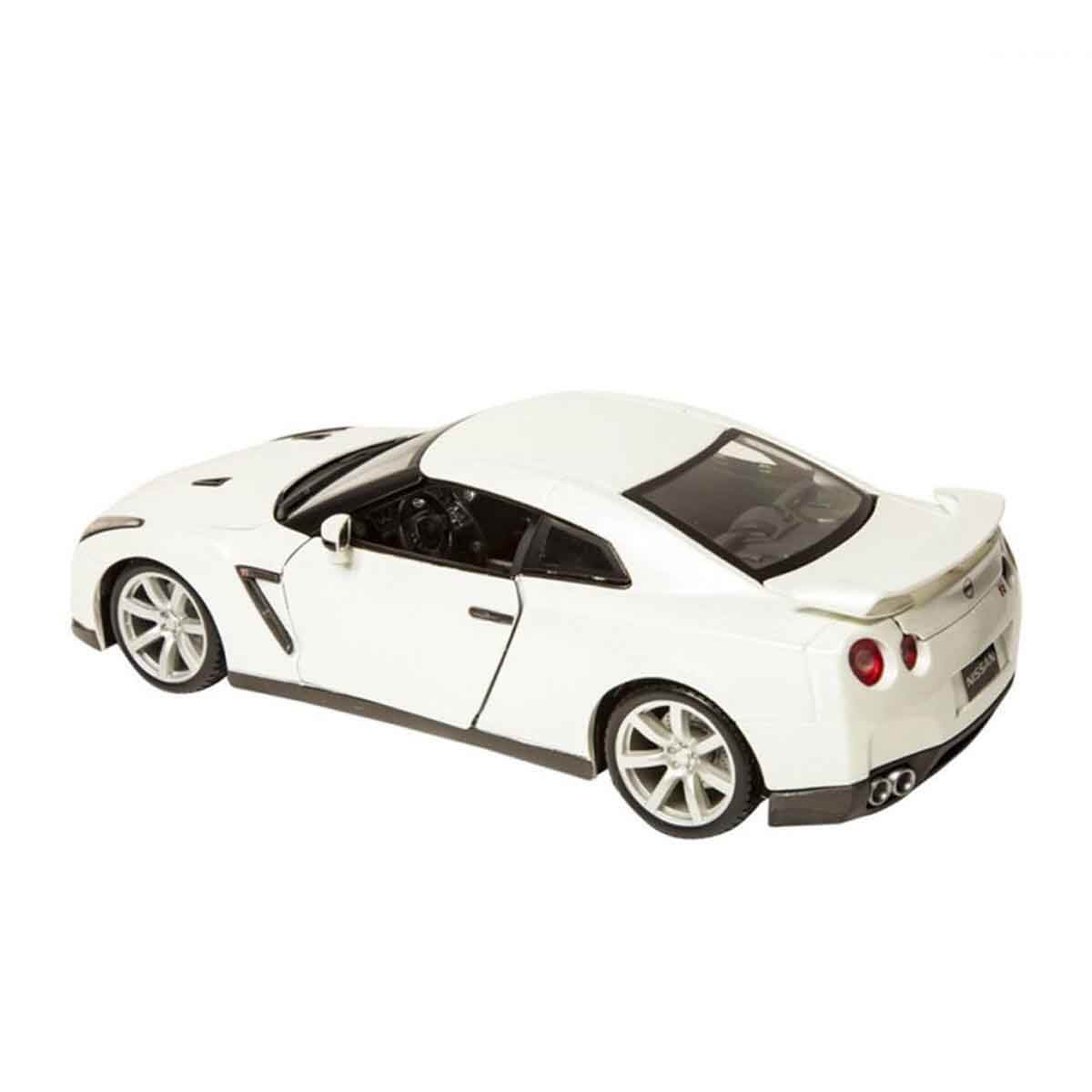 undefined - a2d6a_1:24_2017_Nissan_GT_R_Model_Araba.jpg