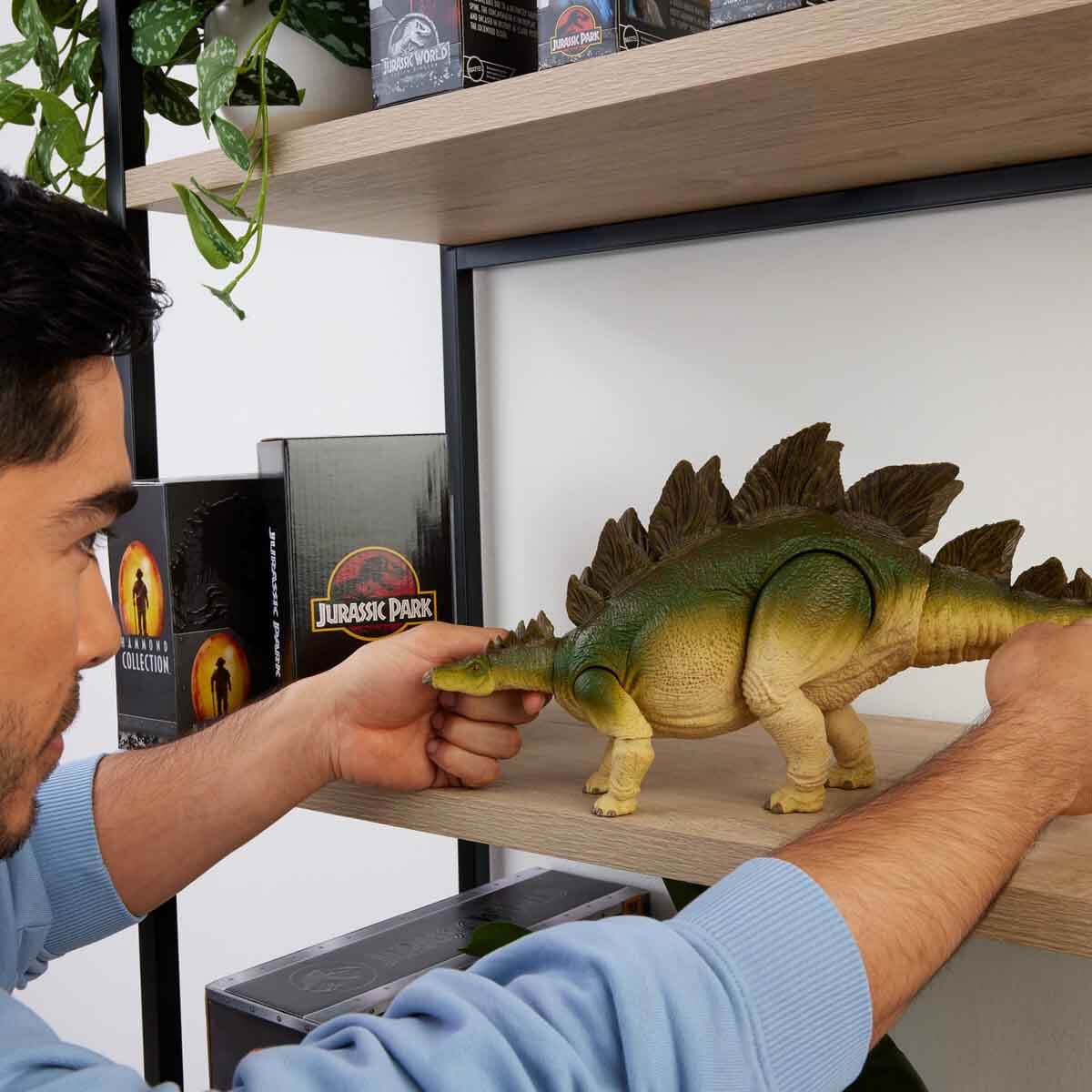 undefined - a3905_Jurassic_World_Hammond_Koleksiyonu_Stegosaurus_Fig.jpg